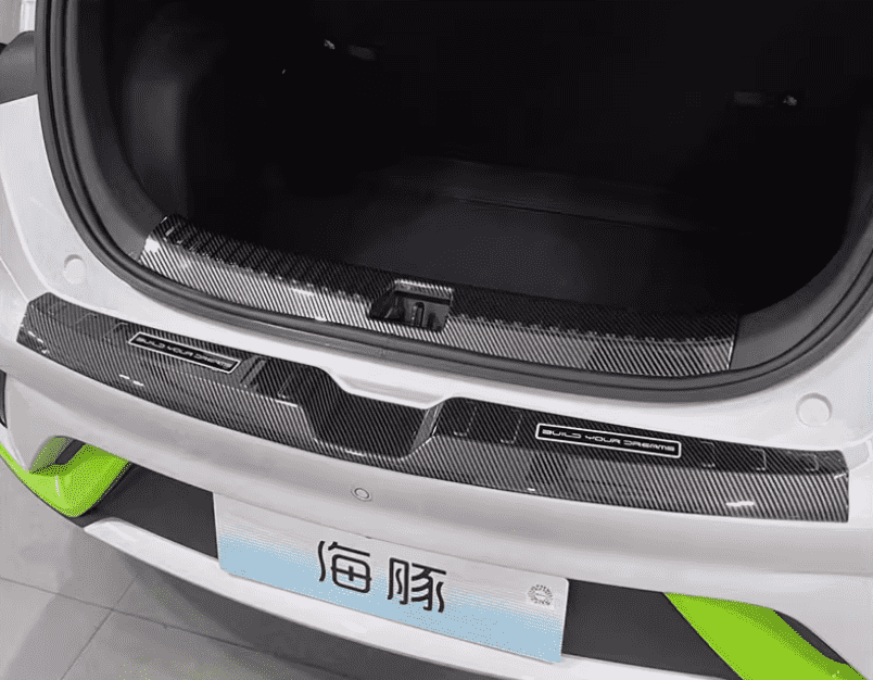 Xevaban.com ở 214 Giải Phóng là đơn vị chuyên cung cấp phụ kiện oto, đồ chơi oto, đồ chơi byd dolphin, phụ kiện byd dolphin, xevaban, 214 giải phóng, ốp bậc chân byd dolphin, nẹp bậc chân byd dolphin, bảo vệ bậc chân byd dolphin, chống xước bậc chân byd dolphin.